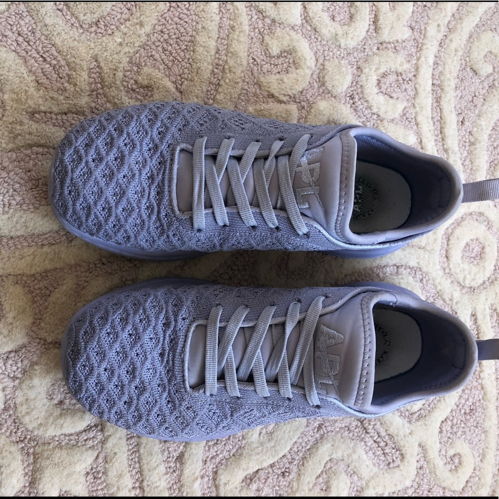 APL techloom phantom sneakers in lavender